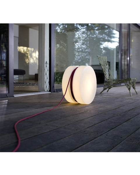 yoyo-floor-lamp-illuminated-table